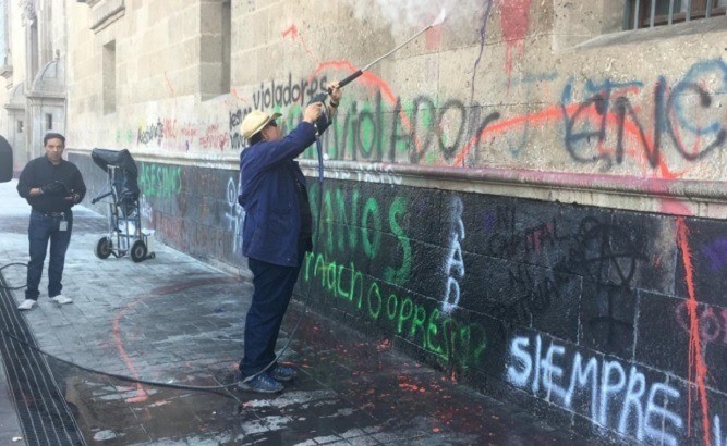 Restauran Palacio Nacional Tras Pintas En Marcha Del M Canal Slp