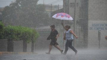 Lluvia en la capital.