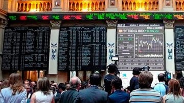 900