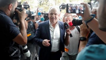 Javier Aguirre es absuelto por amaños en España