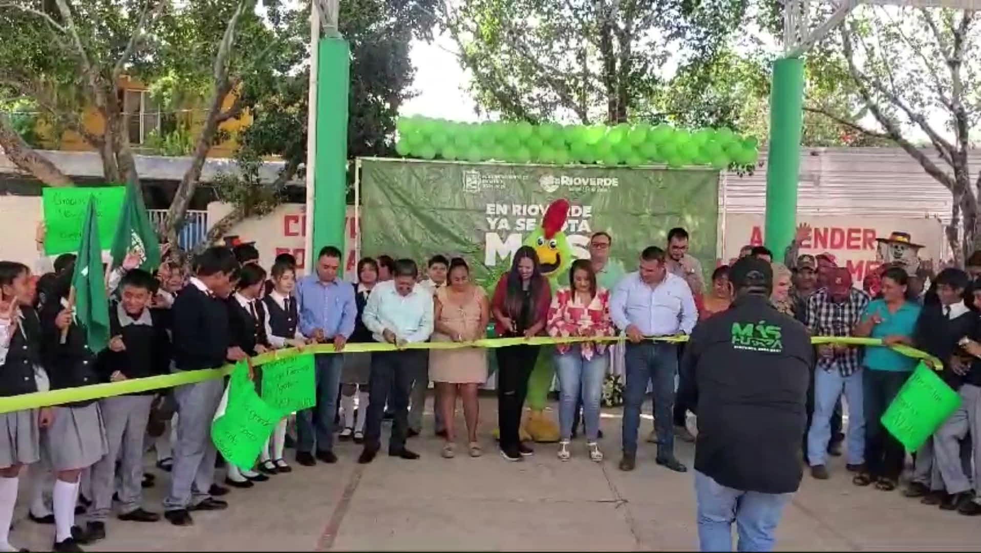 Inaugura Ayuntamiento de Rioverde techado en telesecundaria Francisco I ...