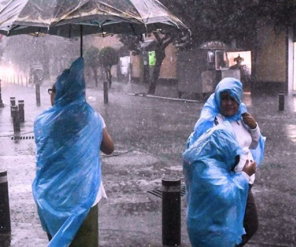 SMN alerta por lluvias intensas, vientos de hasta 80 km/h y calor extremo 5 00 17