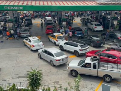 CNTE tomaron gasolineras en Tuxtla y regalaron combustible durante protesta 38 01 5