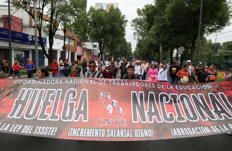 Paro de la CNTE afecta a cerca de 1.4 millones de estudiantes 3 07 15