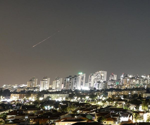 Irán anuncia alto a sus ataques, pero lanza advertencia a Israel 4 08 7