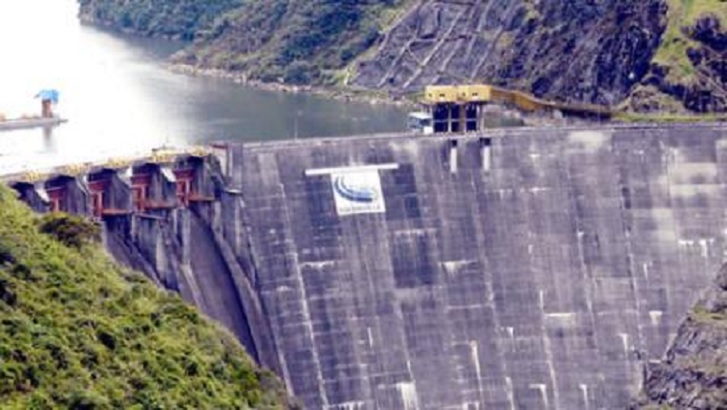 Explosión en subestación deja apagón masivo en varias ciudades de Ecuador 2 10 27