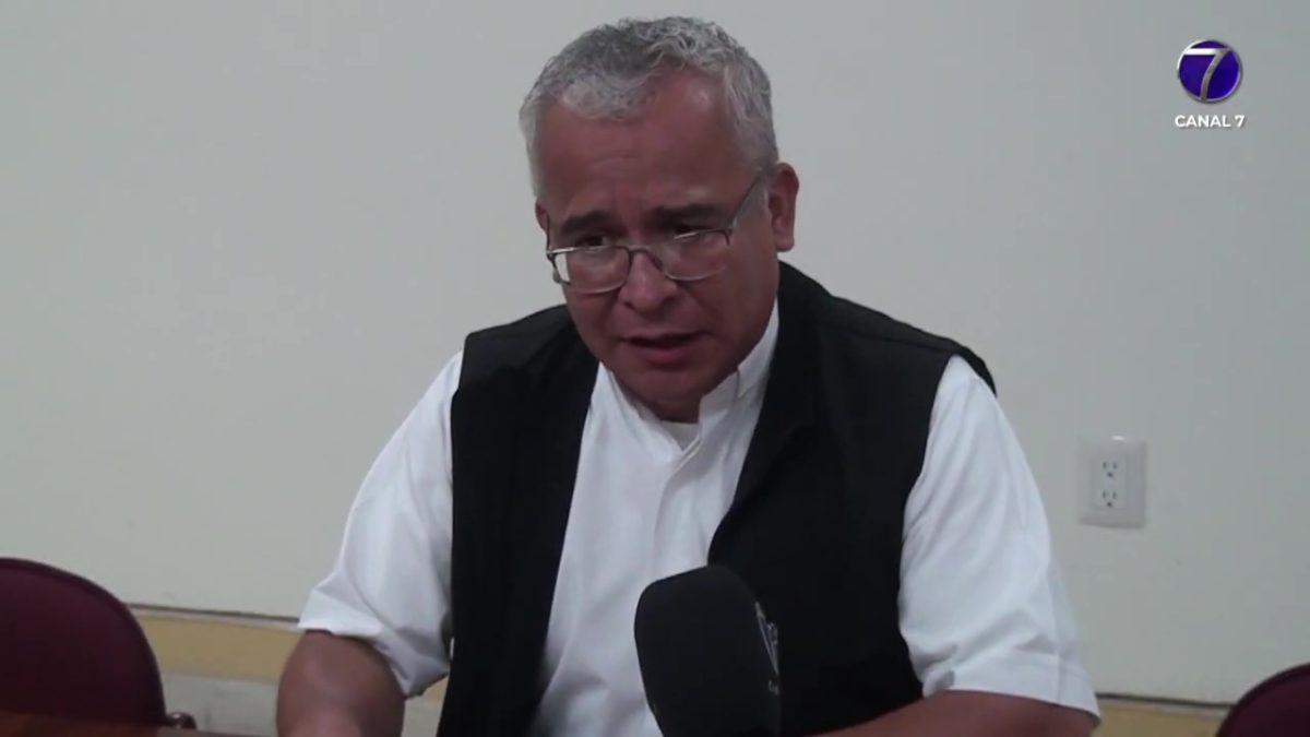 Vocero del Arzobispado Potosino reconoce la labor social de los medios de comunicación 3 Claudio02PadreTom