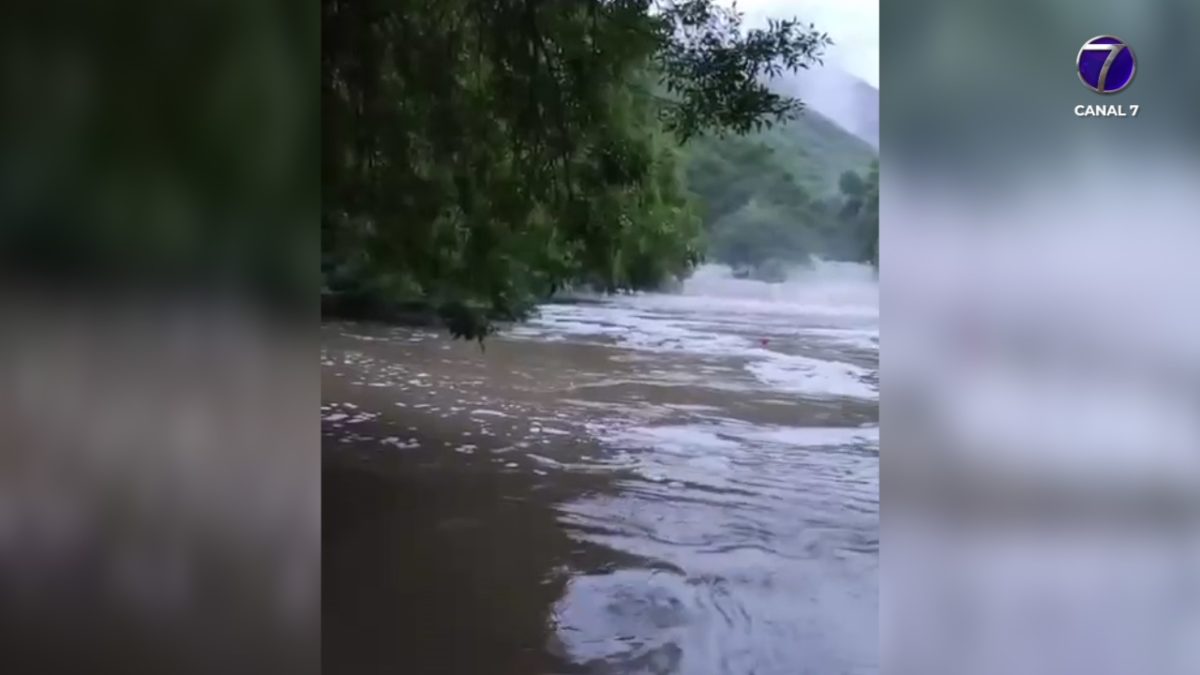 Intensa lluvia, obliga al cierre de Micos y Minas Viejas en la Huasteca 2 Poky0HuastecaLluvias