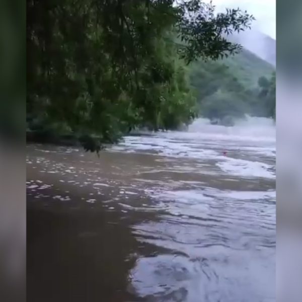 Intensa lluvia, obliga al cierre de Micos y Minas Viejas en la Huasteca 7 Poky0HuastecaLluvias