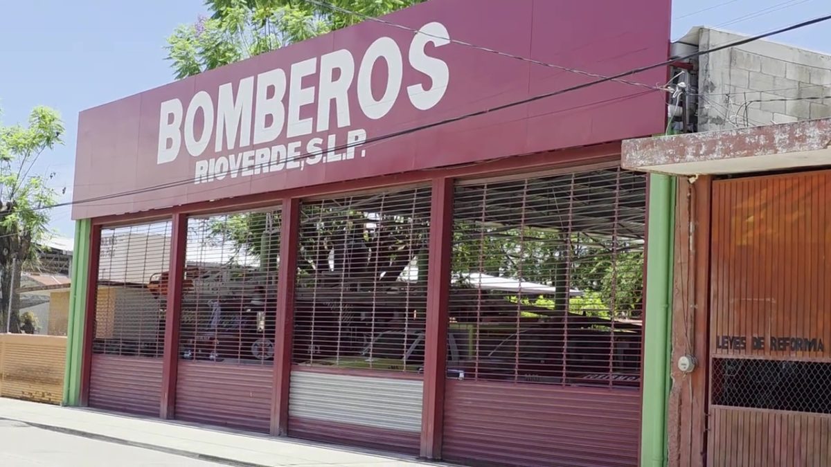 Xochi02BomberosLluvias