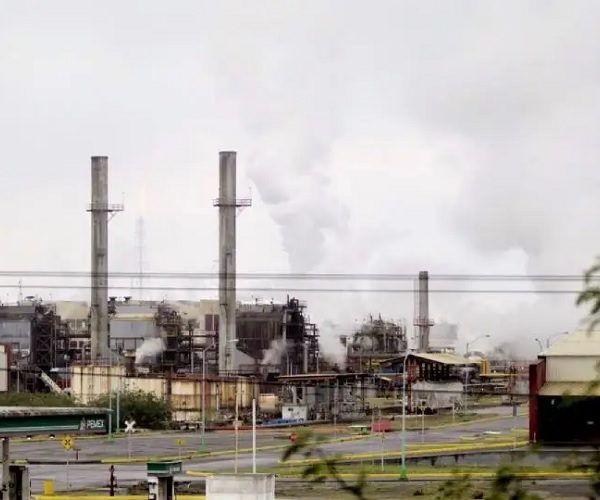 Pemex controla fuga de crudo y conato de incendio en la Refinería Olmeca 6 09 10