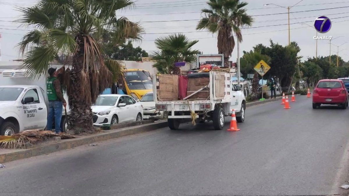 Tazas, colchones y hasta recámaras completas se recogen diariamente de las avenidas de Soledad por Servicios Municipales 1 1ServiciosMunicipales