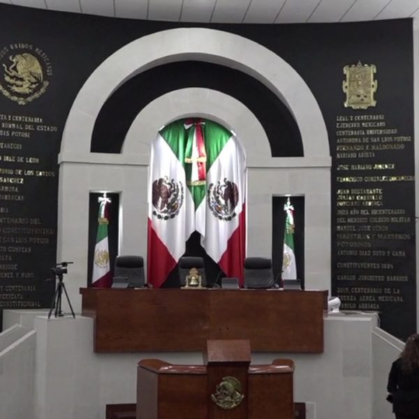 Por consigna legislan diputados: Xavier Nava Palacios 4 Claudio04CongresoOpaco