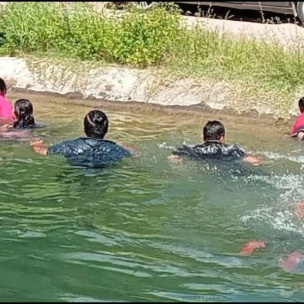 Rescatan a familias, ante riesgo de ahogamiento en la Media Luna 5 Xochi03FamiliasRescatadas