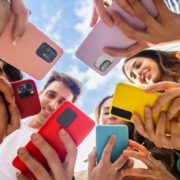 SEP advierte que el uso compulsivo del celular ya es un problema de salud pública 11 01 2
