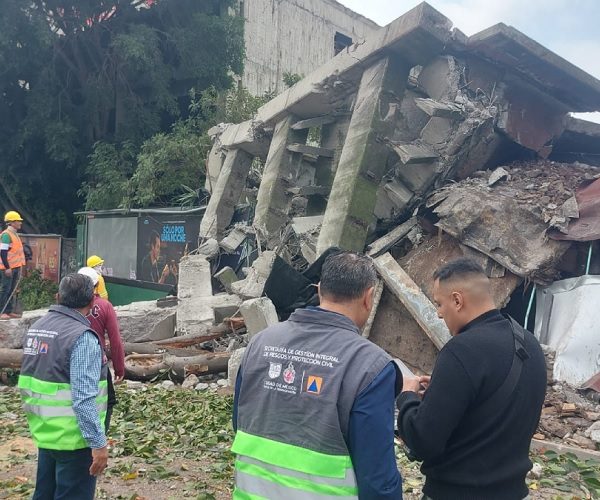 Colapsa edificio en demolición en la CDMX 7 09 10