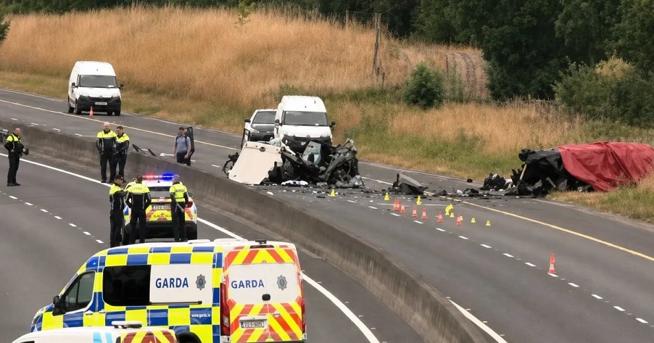 Reto viral de conducción en sentido contrario deja cinco muertos y 13 heridos graves en Irlanda 2 10 14