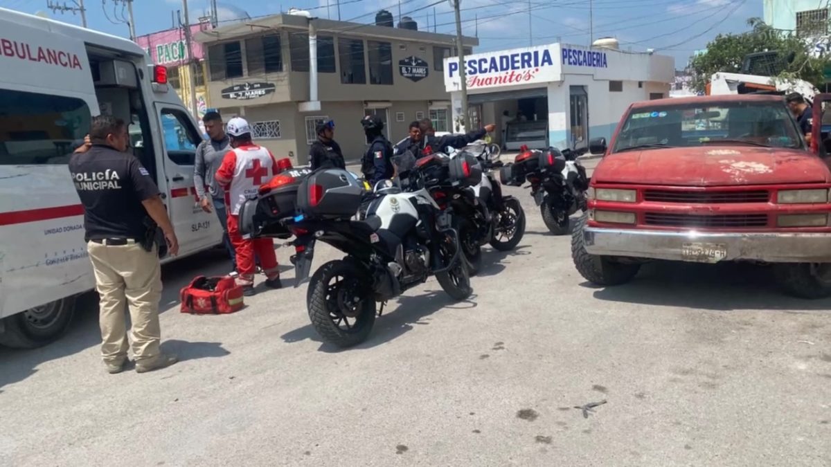 Choque entre camioneta y cuatrimoto, deja a menor con lesiones leves 1 Xochi05Menor