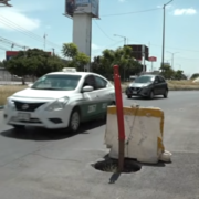 Con trafitambo advierten de alcantarilla sin cubiert