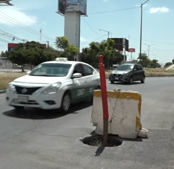 Con trafitambo advierten de alcantarilla sin cubiert