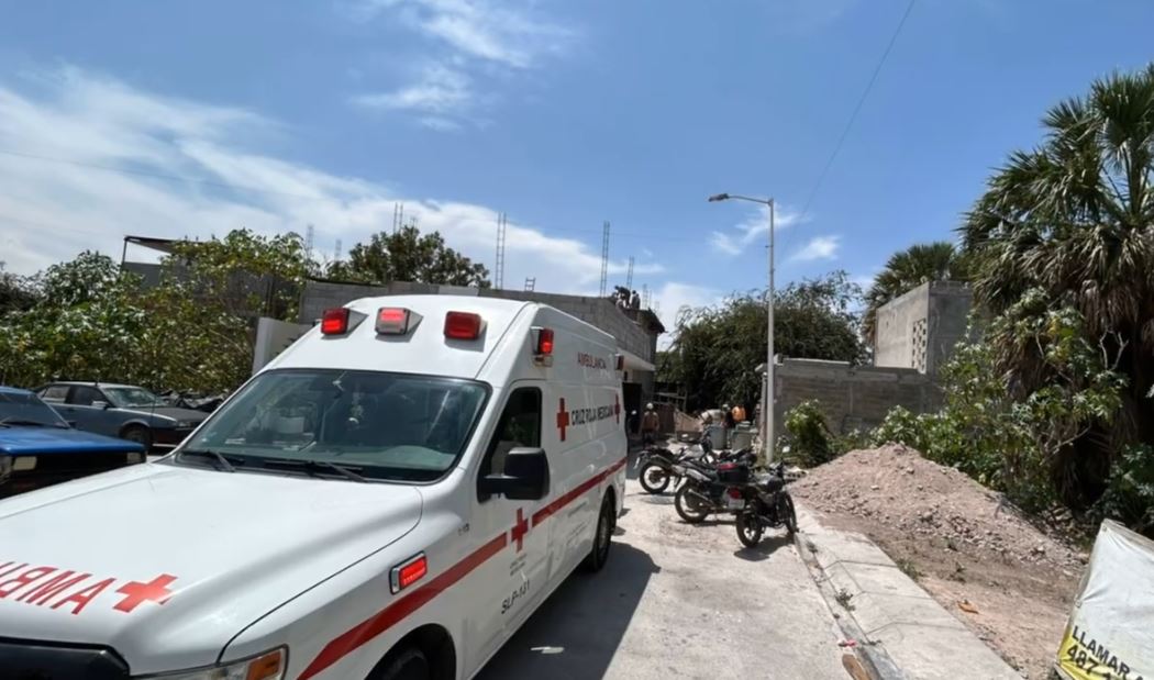 Hospitalizan a hombre tras caer de andamio en el centro de Rioverde