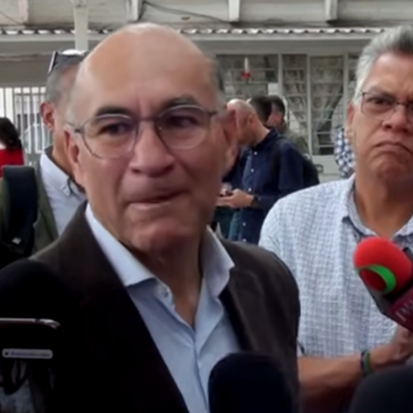 Niega alcalde capitalino, disputas políticas en la emisión de permisos para ocupar plazas públicas 4 Niega alcalde capitalino disputas politicas